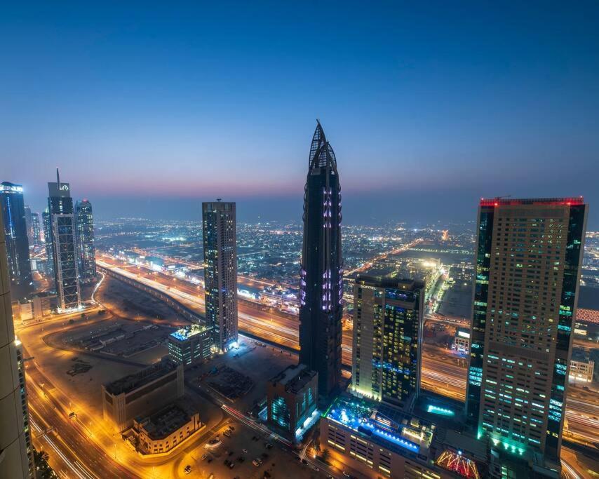 Апартаменти First Class 2br With Full Skyline & Sea View *
